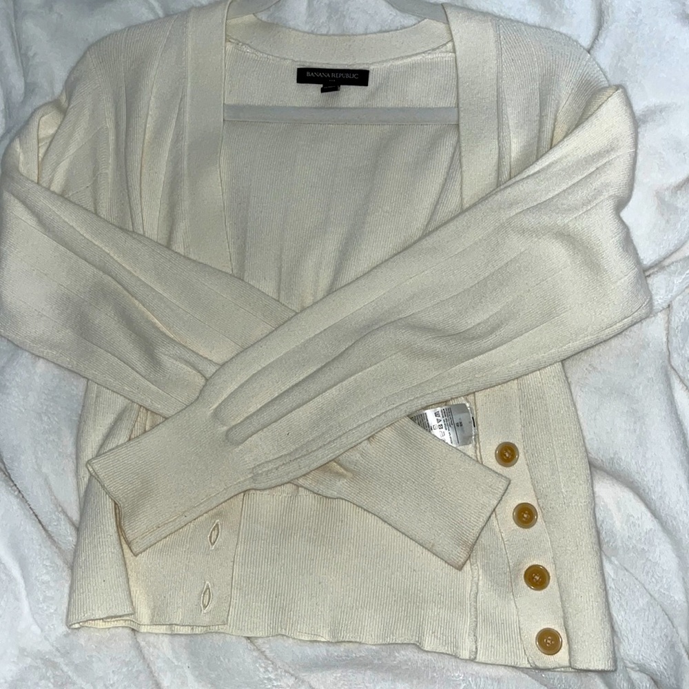 Banana Republic Extra Small Cream Cardigan in Perfect Condition.